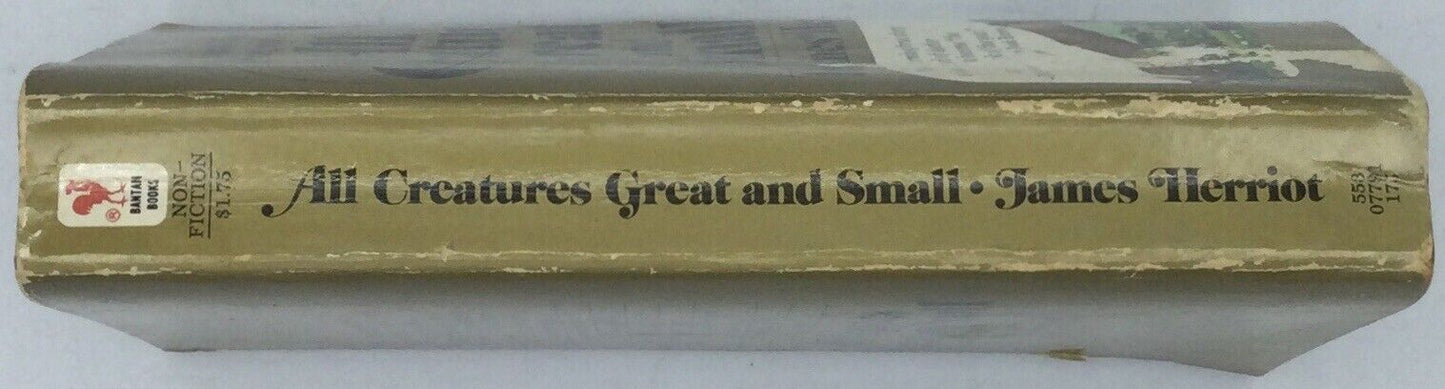 ALL CREATURES GREAT AND SMALL by James Herriot - Vintage 1973 Bantam Paperback