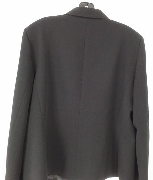 wonmen's Tahari jacket