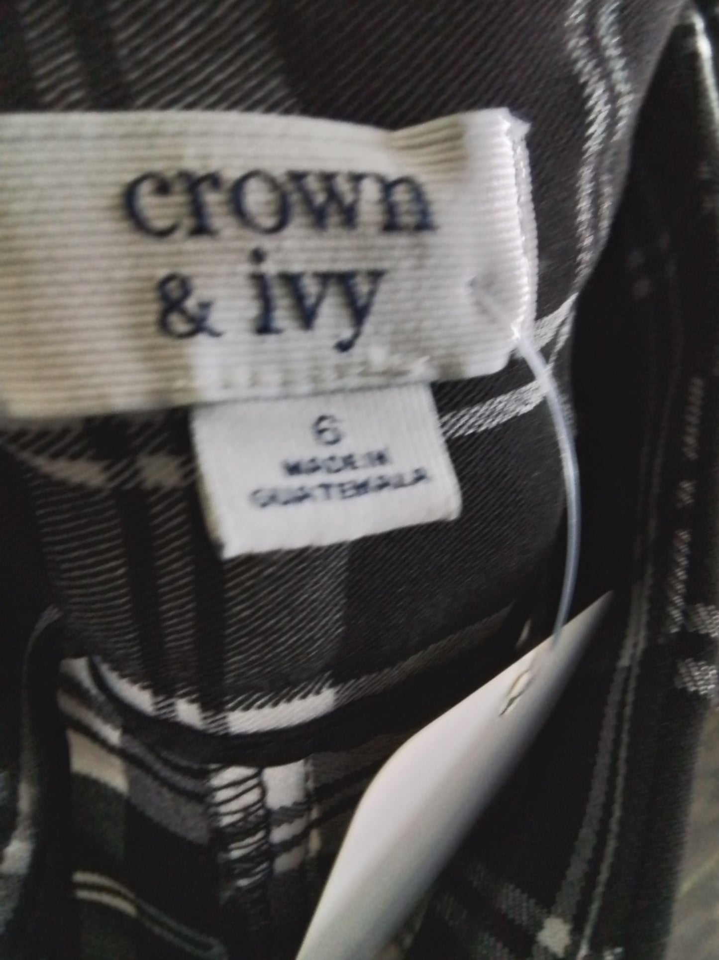 Crown and Ivy Sz6 Women black and white checkered pants