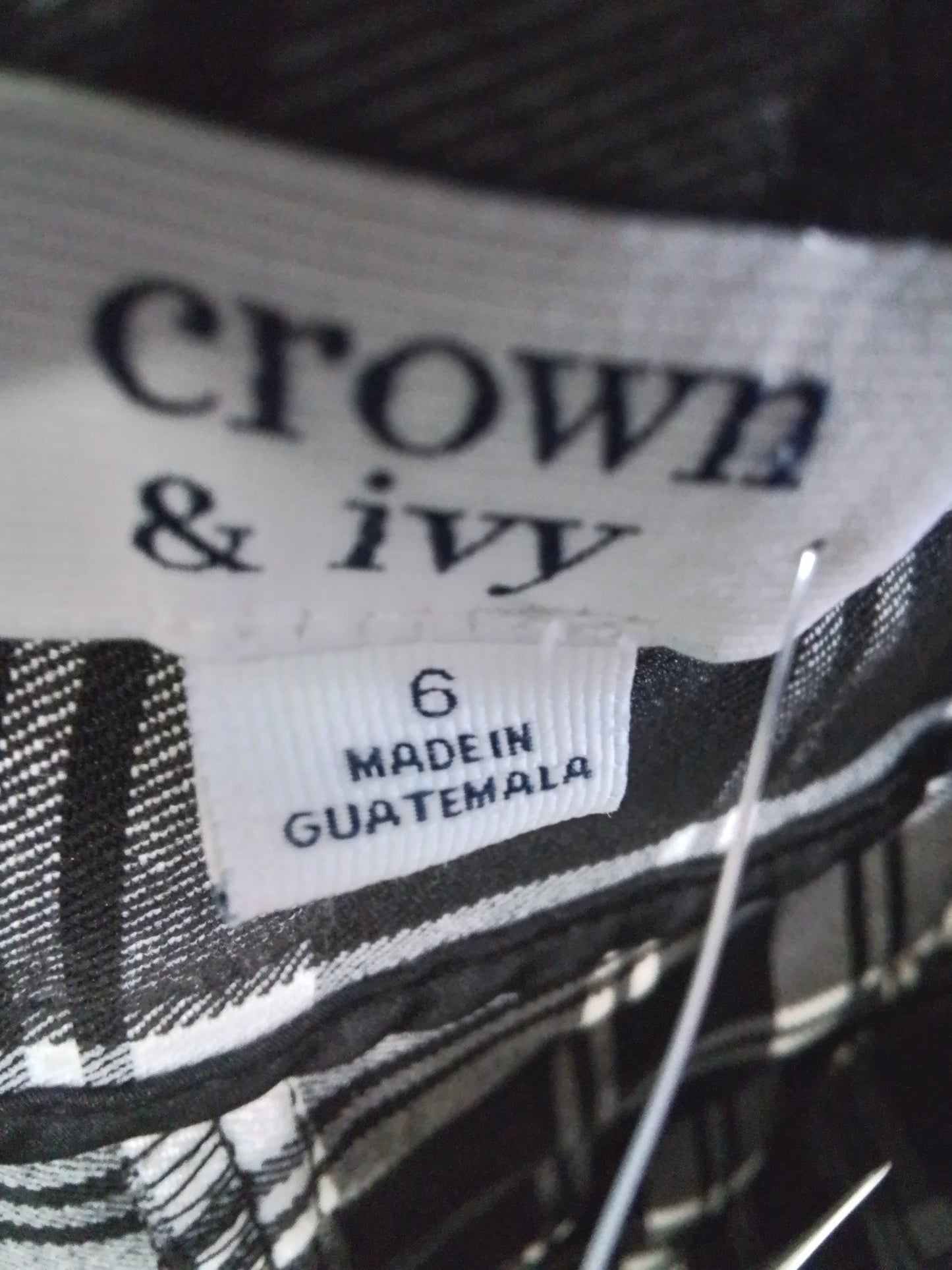 Crown and Ivy Sz6 Women black and white checkered pants