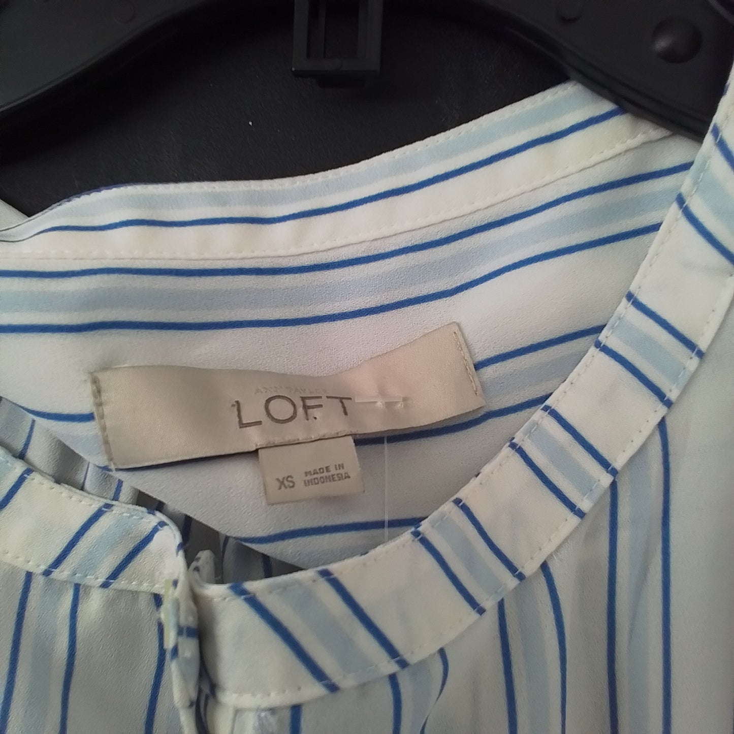 Women's LOFT Sleevless Blouse