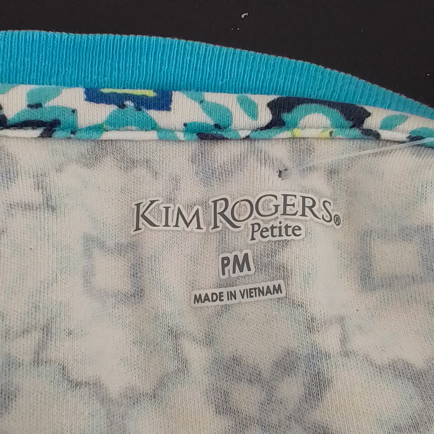 WOMEN'S KIM ROGERS V-neck T-shirt