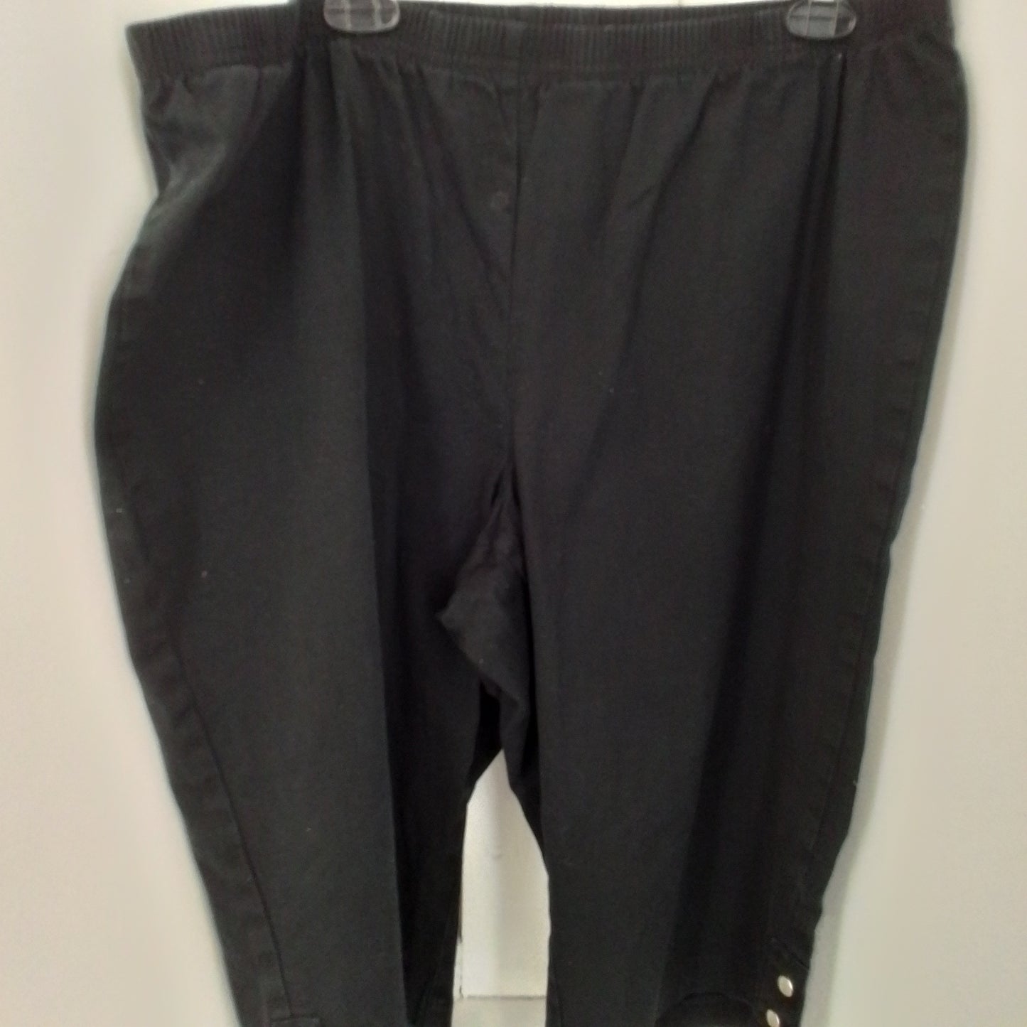 JMS Women's Black Cotton Capris - 3X