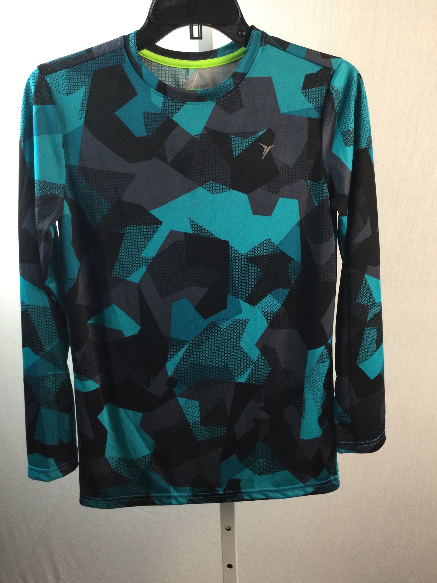 Boy's Old Navy Active Athletic Longsleeve