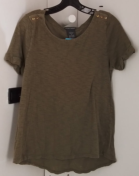 Chelsea & Theodore Women's Green T-Shirt