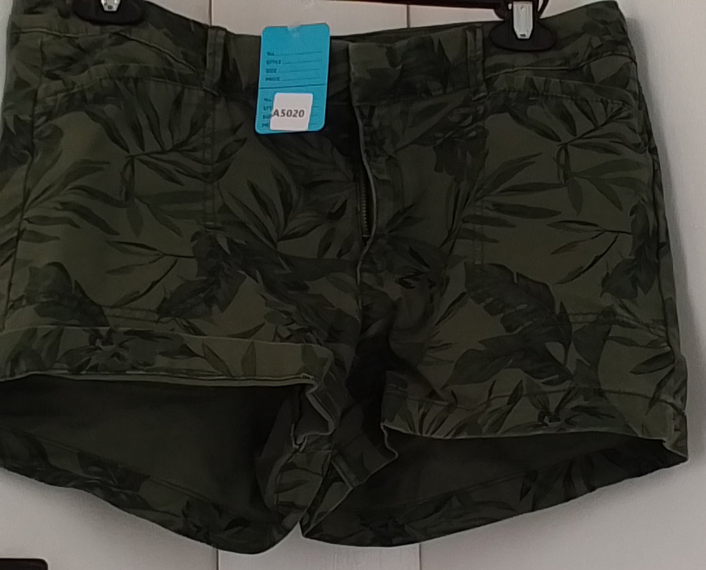 Old Navy Women's Green Tropical Shorts