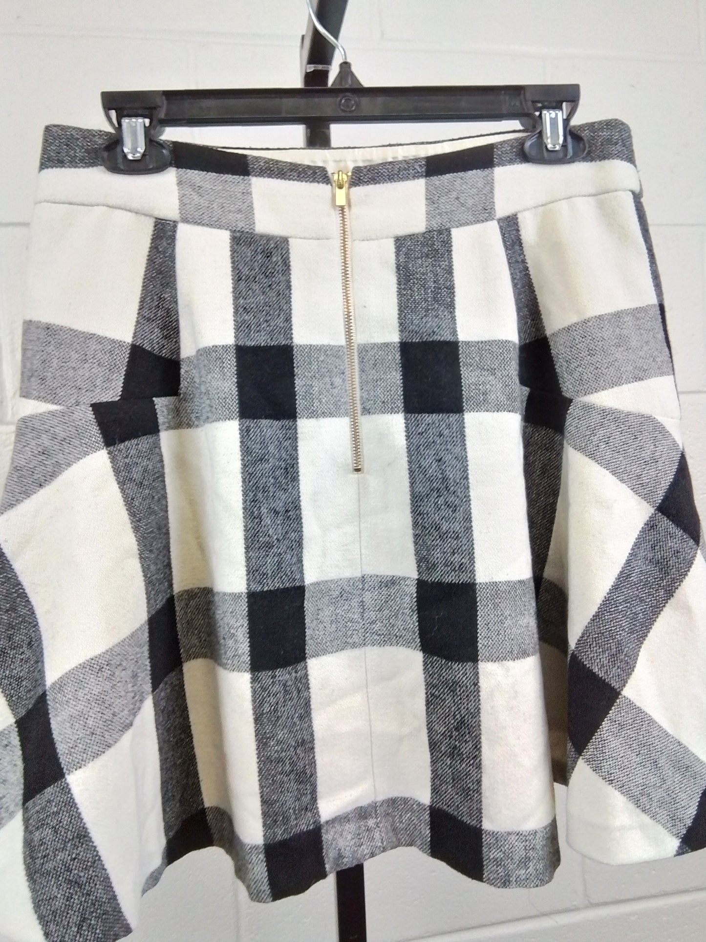 Banana Republic Skirt Sz 6 black and creme checkered