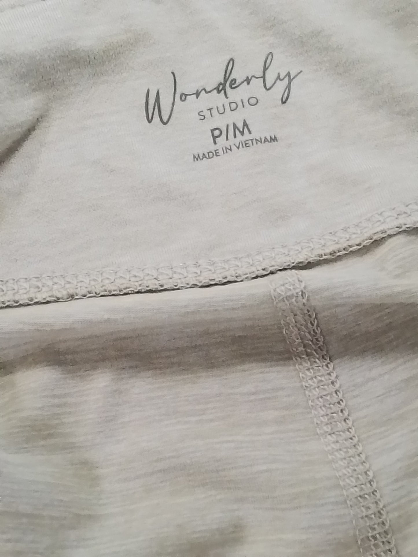 Wonderly Sz pm oatmeal colored leggings