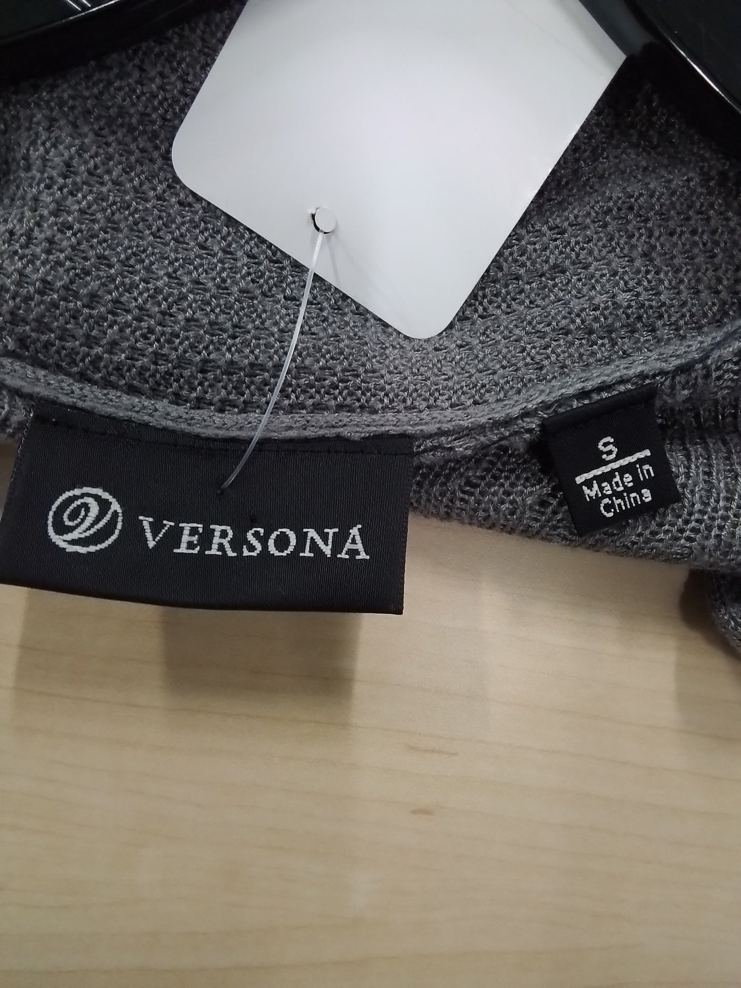 Versona Sz S Gray Cardigan