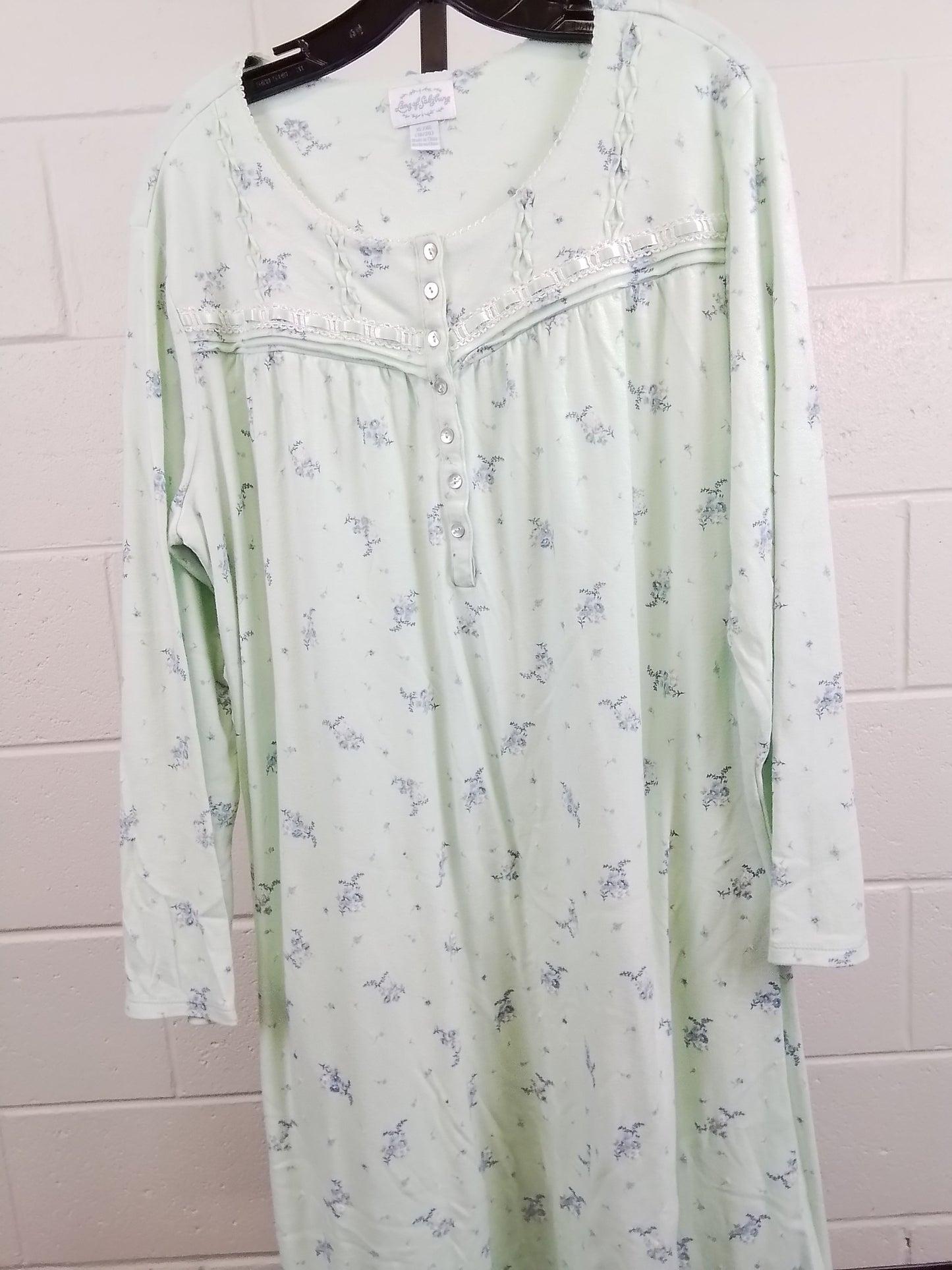 Lang of Salzbring Sz XL Long sleeved mint green sleepng gown