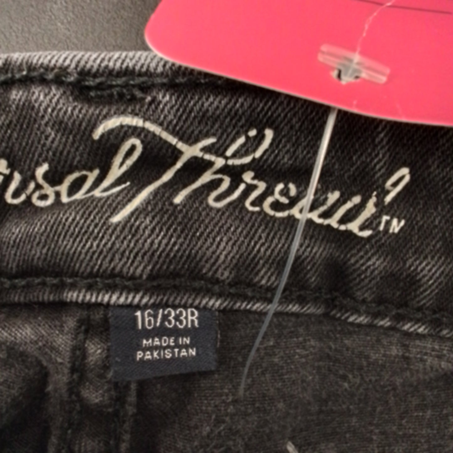 Universal Threads Women's Black jean Shorts - Cotton/Polyester