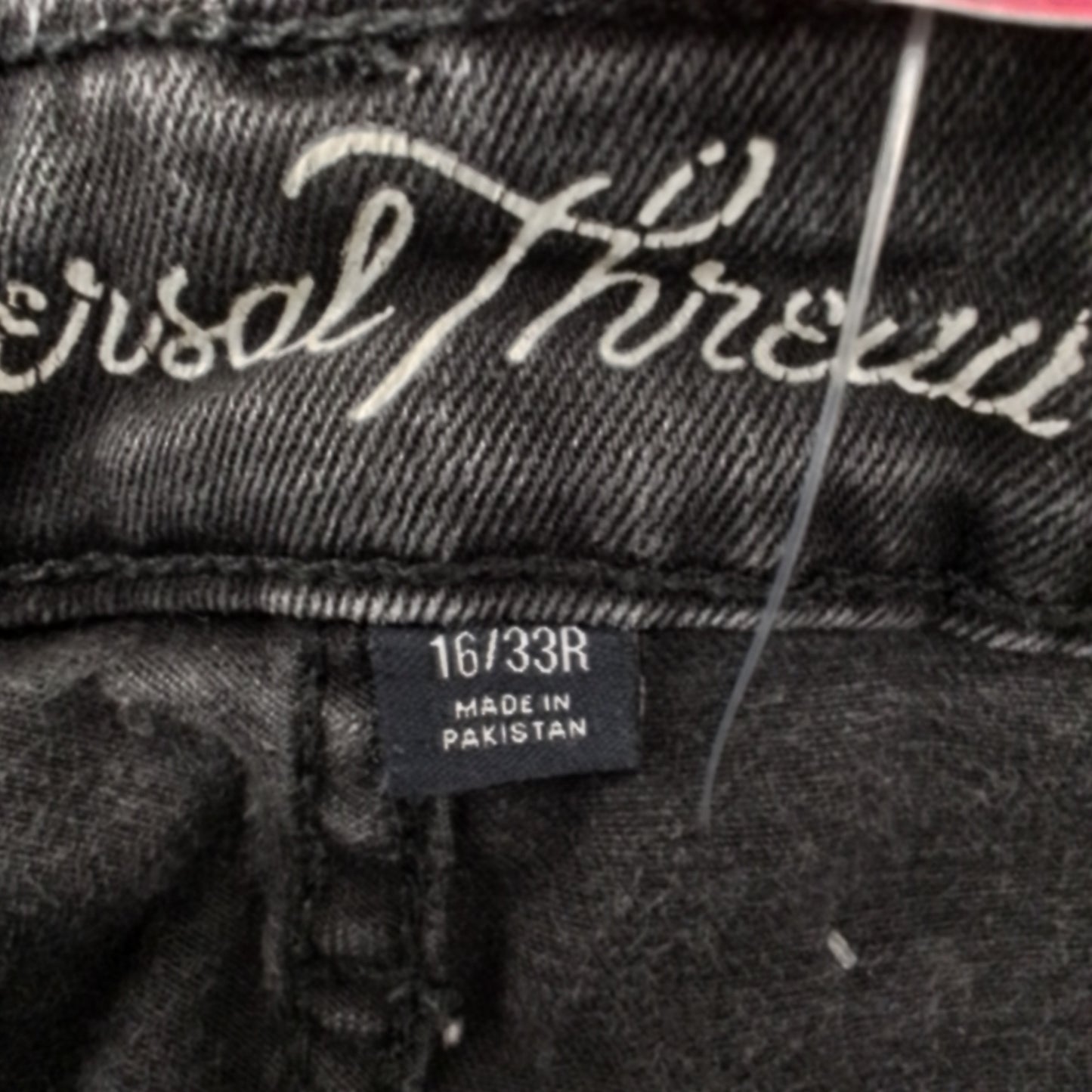Universal Threads Women's Black jean Shorts - Cotton/Polyester