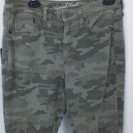 Universal Thread Women's Cotton Shirt - Camo Green, Size 8