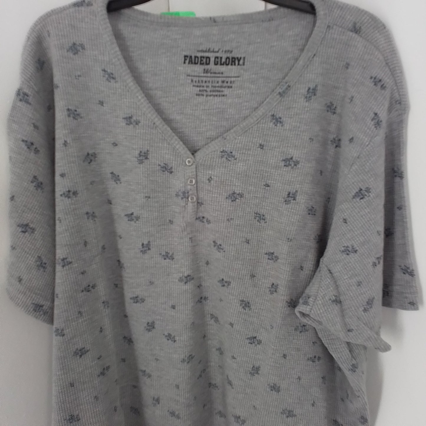 Faded Glory Women's Grey Shirt Size 22/24