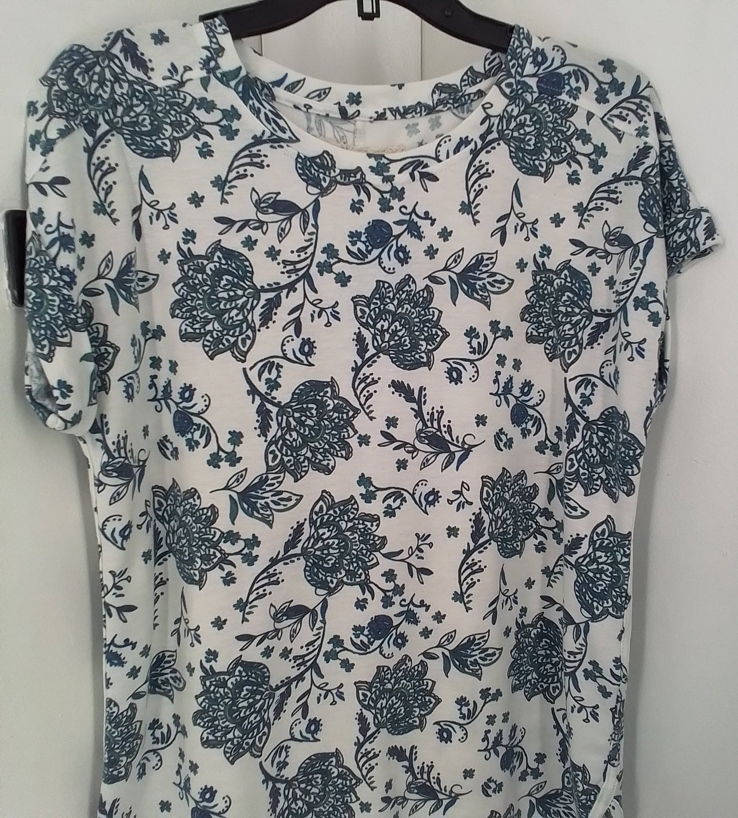 Women's Floral Short Sleeve Shirt - White/Blue, Size M