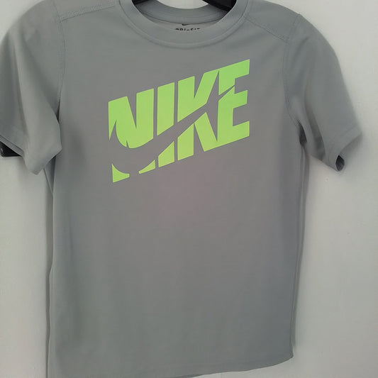 Nike kids Grey T-Shirt - Size M