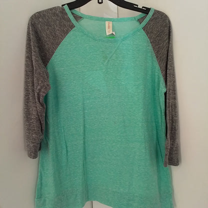 Women's No Boundaries XXL Baseball T-Shirt