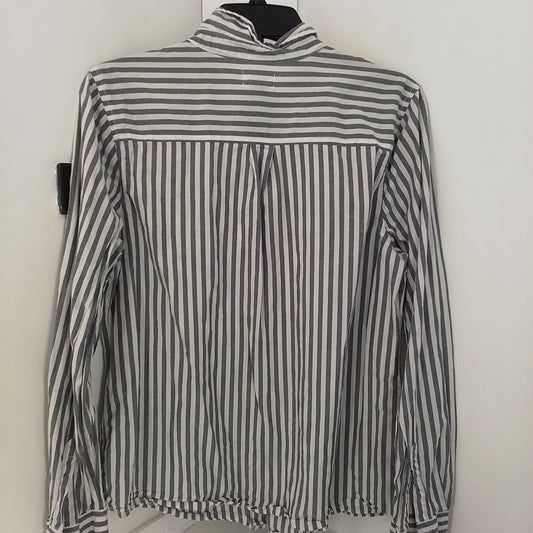 Kids Old Navy button up shirt L