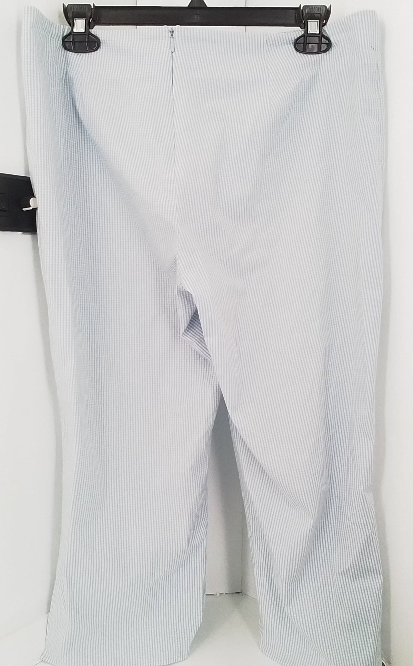 DKNY Women's Capris - White/Blue