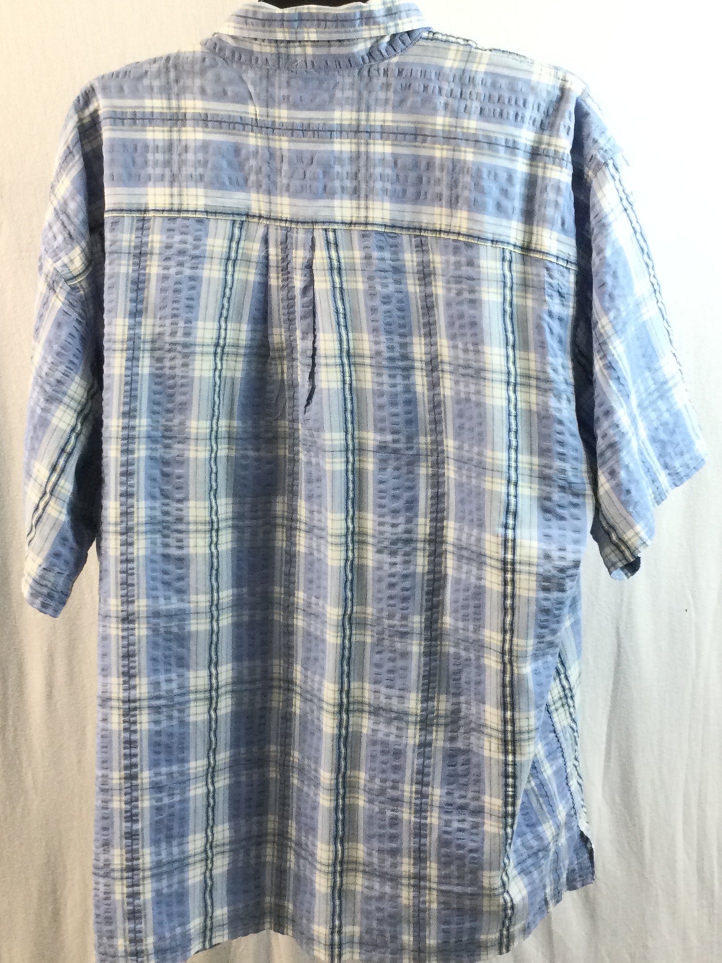 mens VanHeusen short sleeve Button down