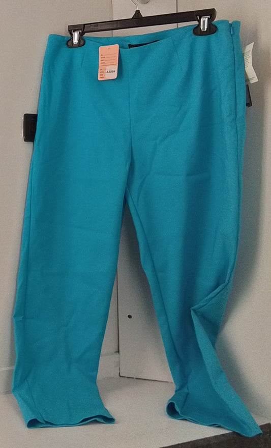 Luxe Women's Cyan Capris Pants